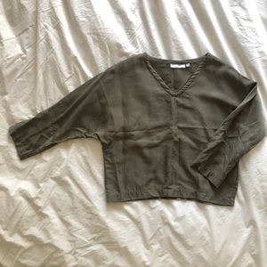 Only child Tierra top in olive - small s